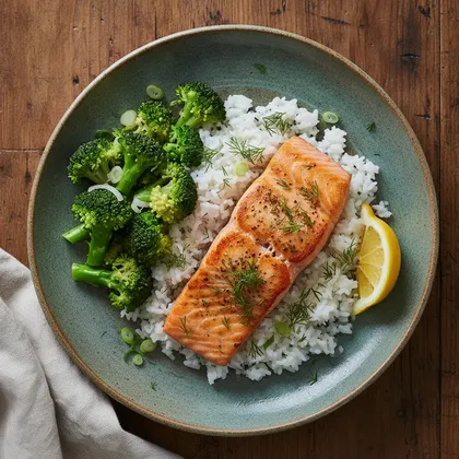 Gebratener Lachs mit Reis